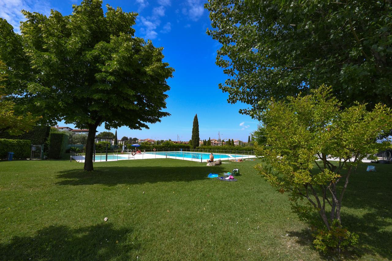 Sirmione Beach Apartment Eksteriør billede