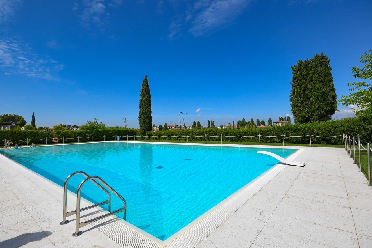 Sirmione Beach Apartment Eksteriør billede