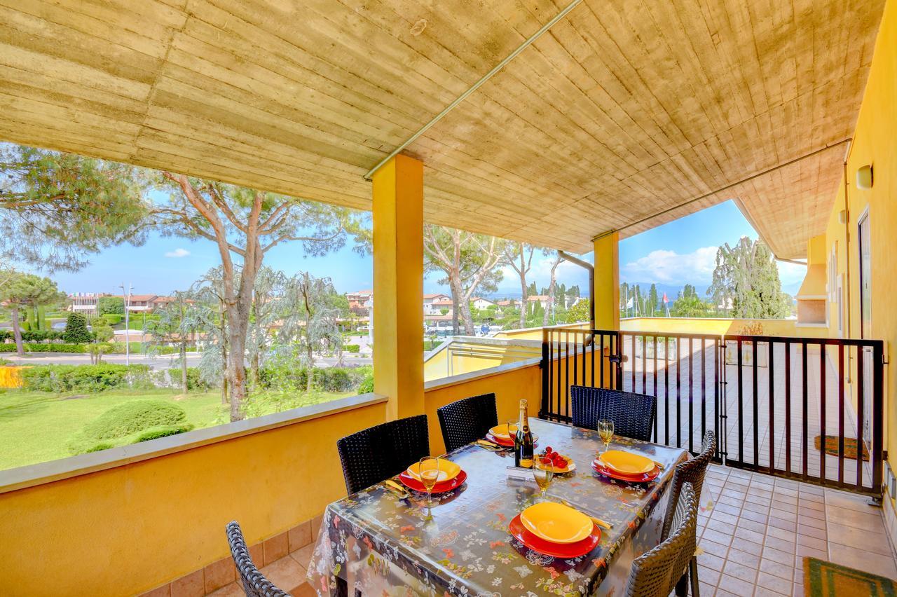 Sirmione Beach Apartment Eksteriør billede