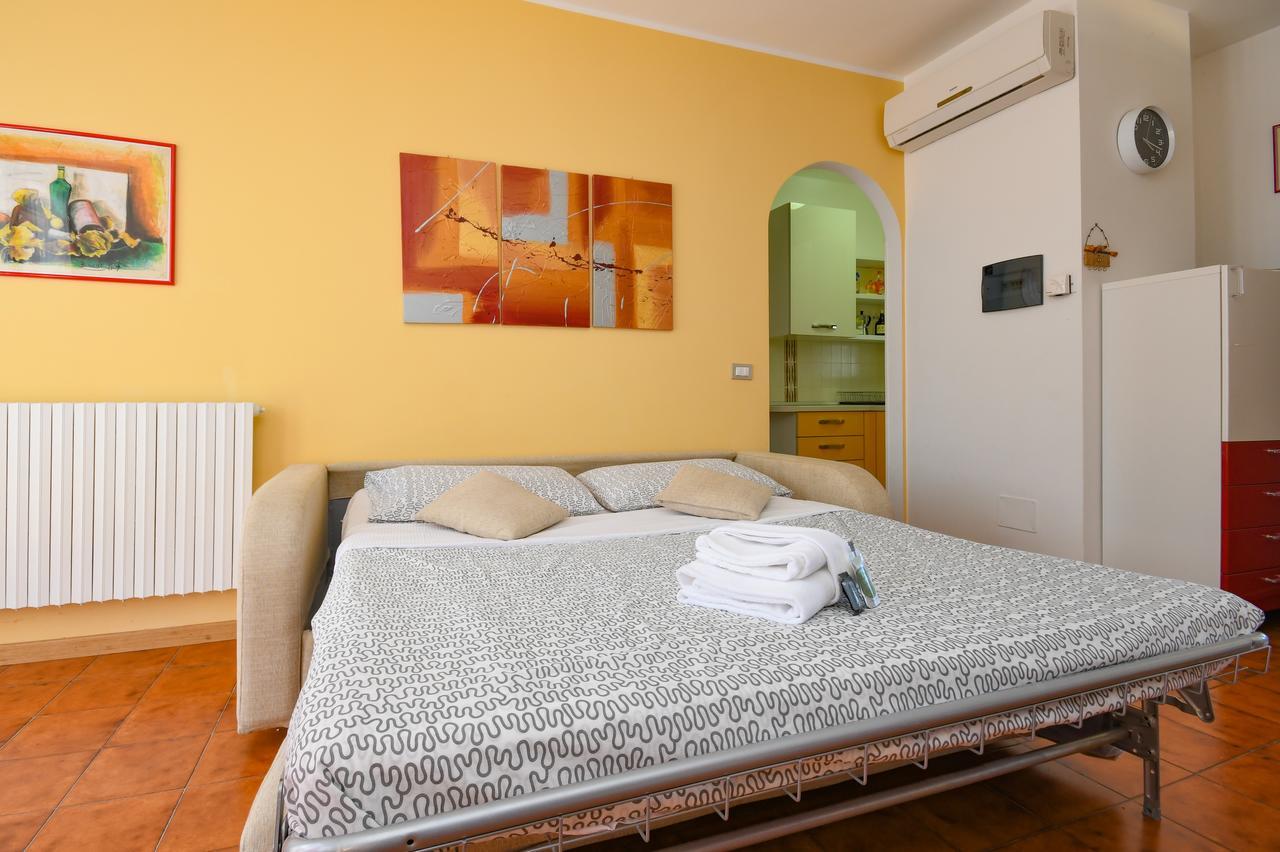 Sirmione Beach Apartment Eksteriør billede